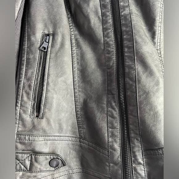 NWT Shelby Collection Grey Faux Leather Moto Jacket Medium - Picture 7 of 11